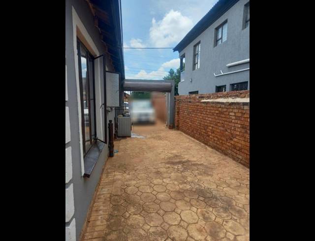 2 BEDROOM HOUSE FOR SALE IN SOSHANGUVE EAST